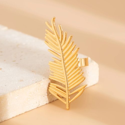 Feather-shaped fashion ring – in gold color