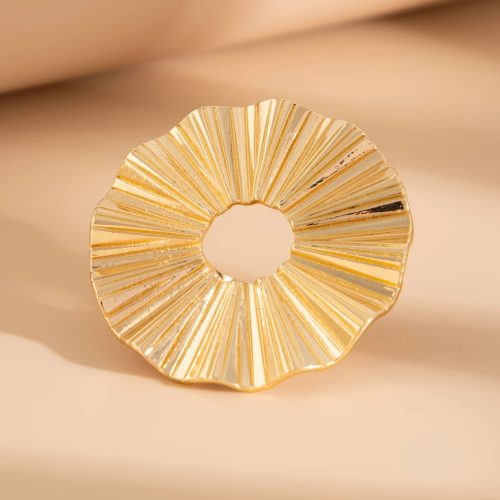 Modern-shaped fashion ring – in gold color